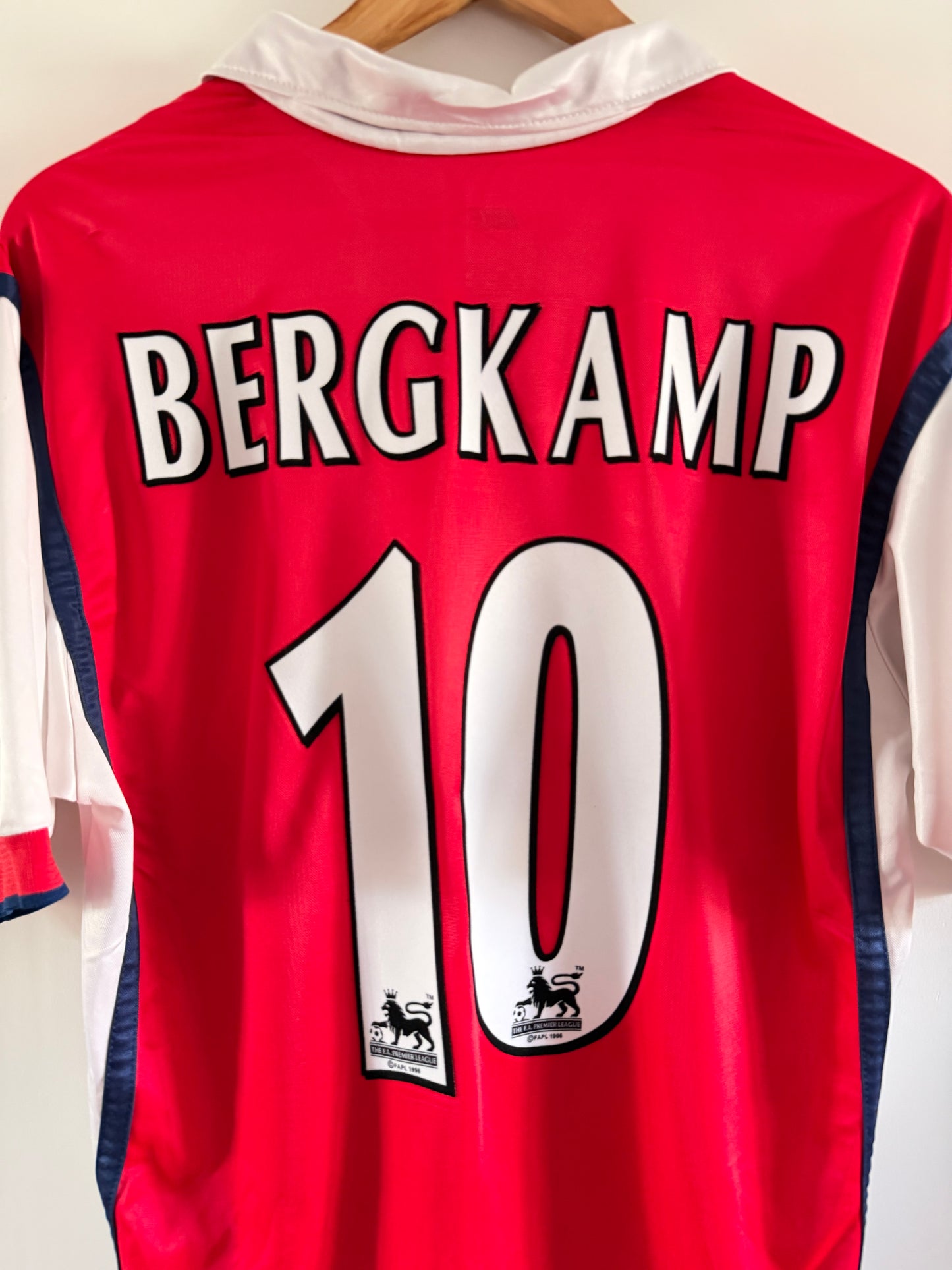 Maillot Domicile Arsenal Bergkamp saison 1998/1999