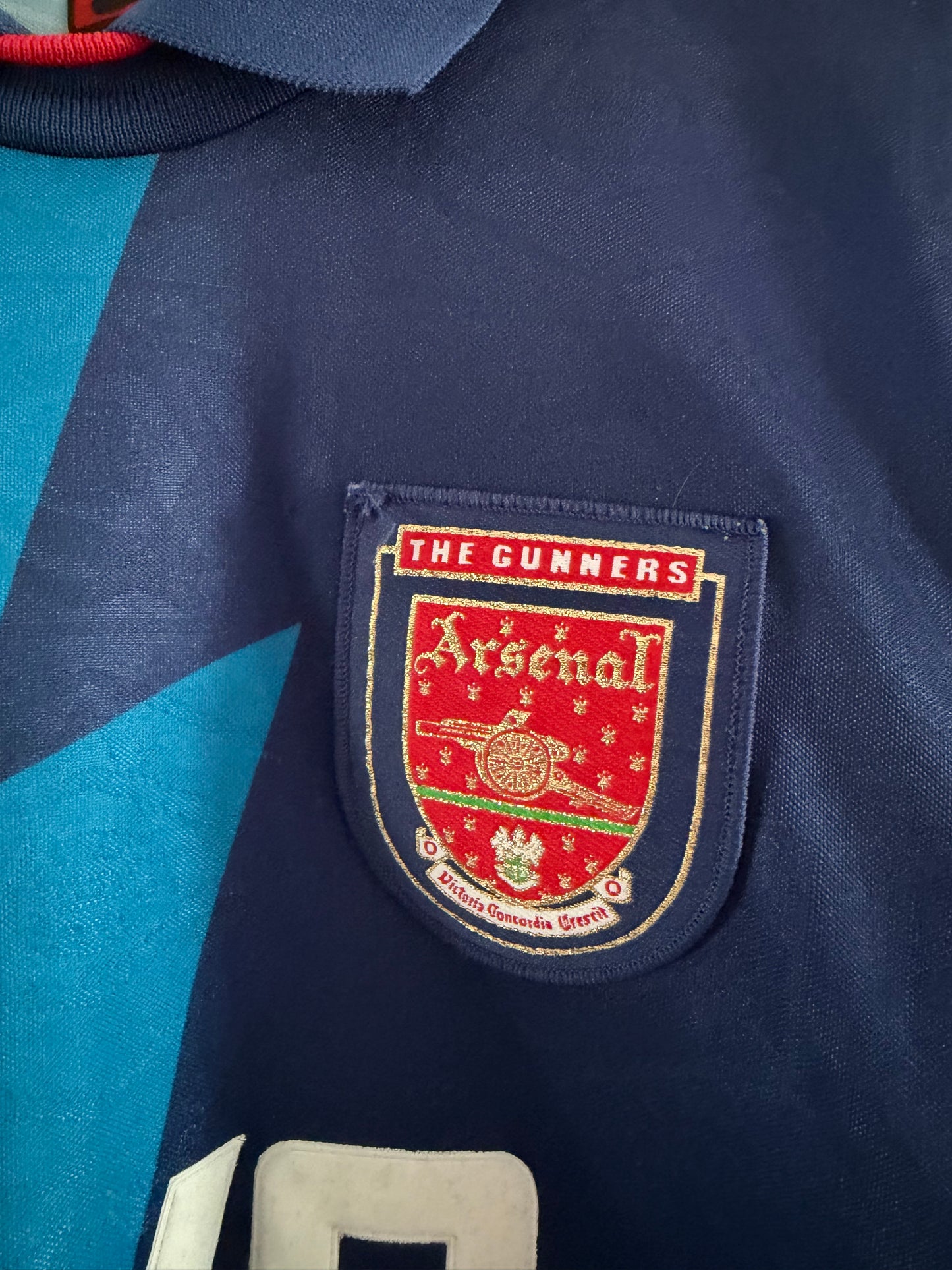 Maillot Extérieur Arsenal Bergkamp saison 1995/1996