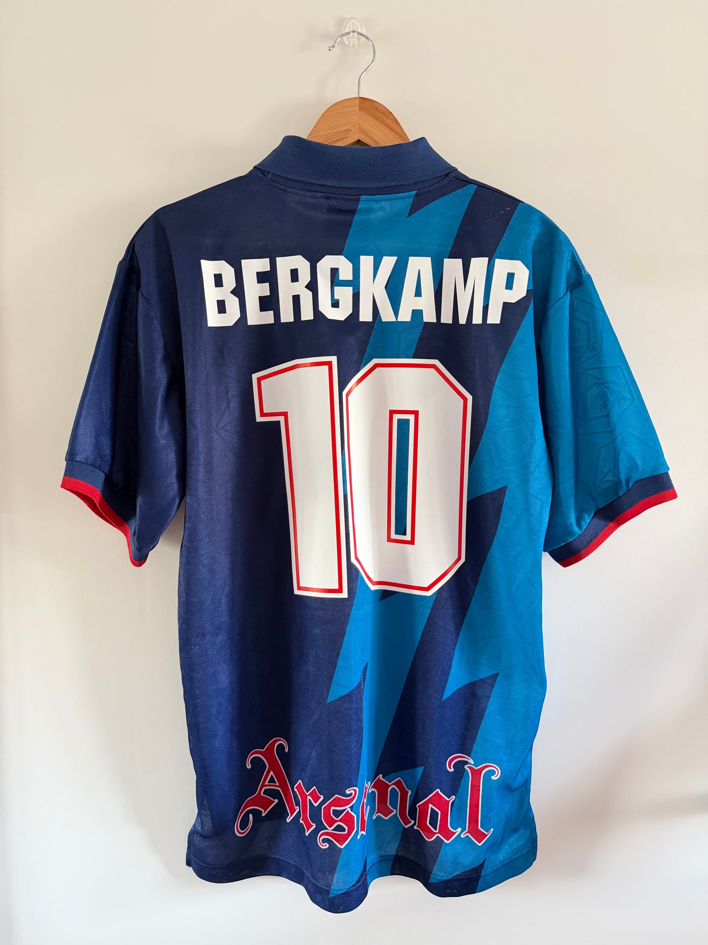 Maillot Extérieur Arsenal Bergkamp saison 1995/1996