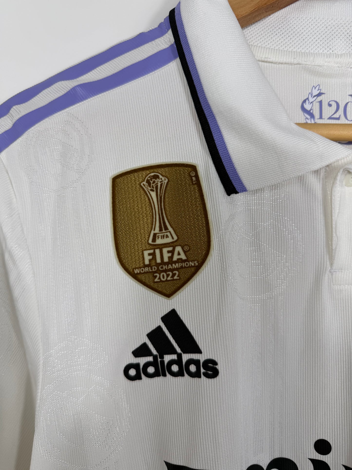 Maillot Domicile Réal Madrid Benzema édition Ballon D’Or 2022/2023