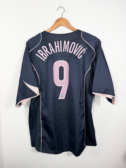 Maillot Extérieur Juventus Ibrahimovic saison 2004/2005